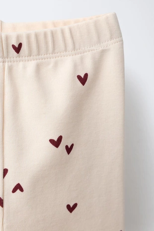 Комплект: толстовка и леггинсы с сердечками- Заказать в России