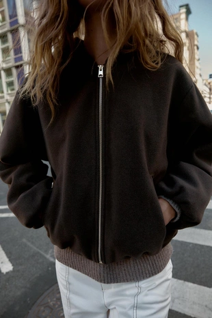 Куртка с капюшоном и эластичным низом- Заказать в России