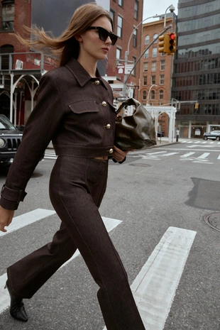 Короткая куртка с контрастной строчкой- Заказать в России