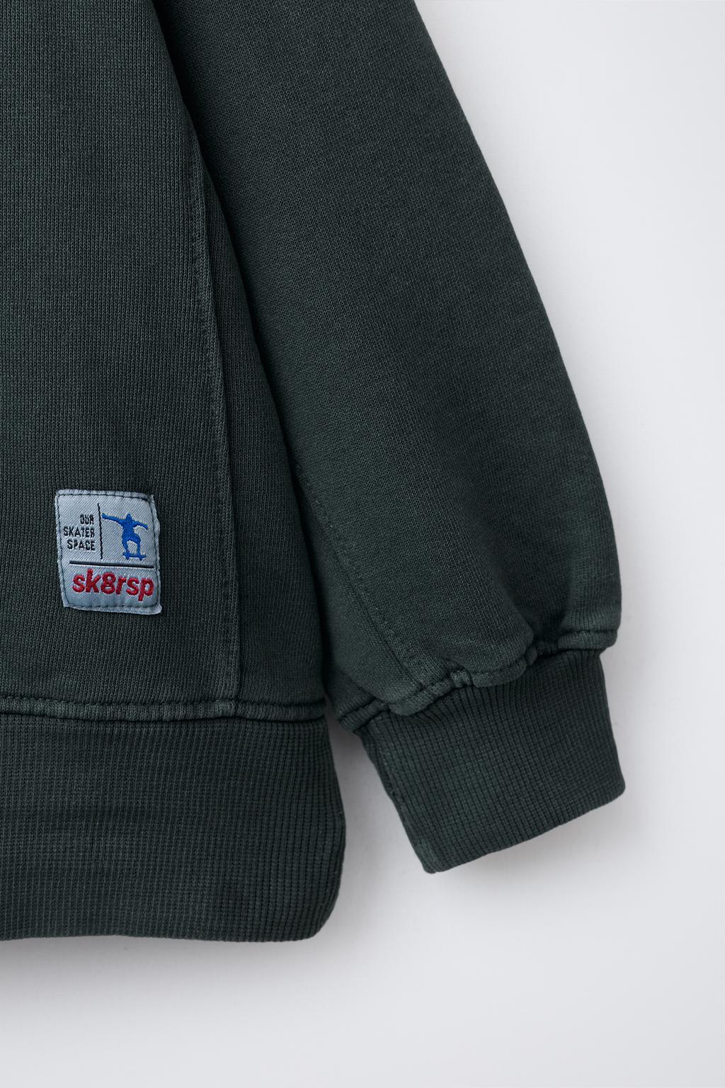 ТОЛСТОВКА GARMENT DYE С НАШИВКОЙ