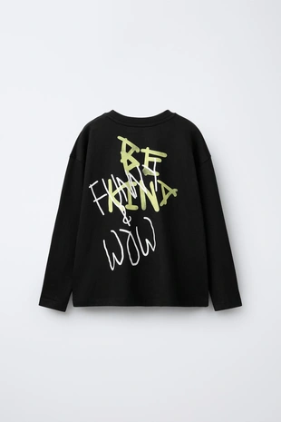 Футболка с текстом граффити