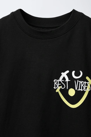 Футболка с текстом граффити