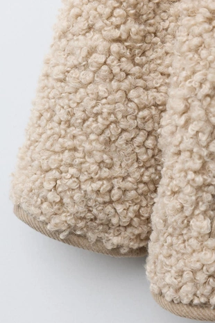 Куртка из искусственной овчины с застежкой на пуговицы- Заказать в России