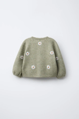Вязаная куртка с вышивкой маргаритками- Заказать в России