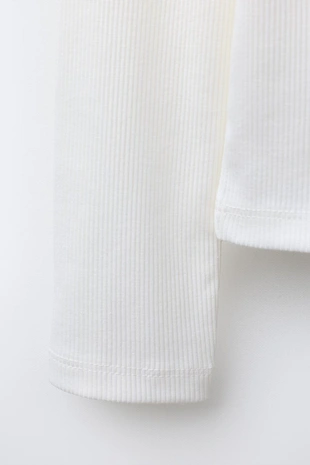 Топ в рубчик со стразами