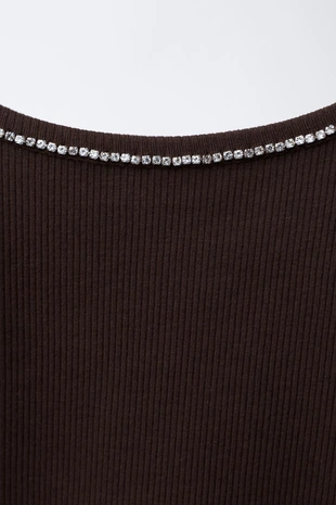 Топ в рубчик со стразами