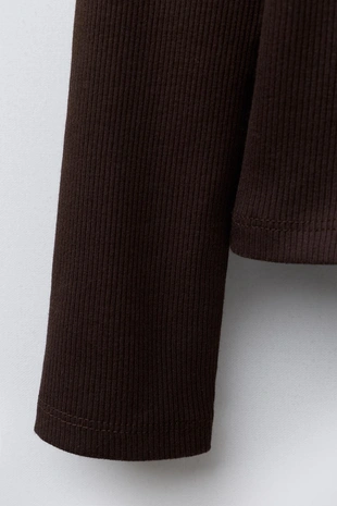 Топ в рубчик со стразами