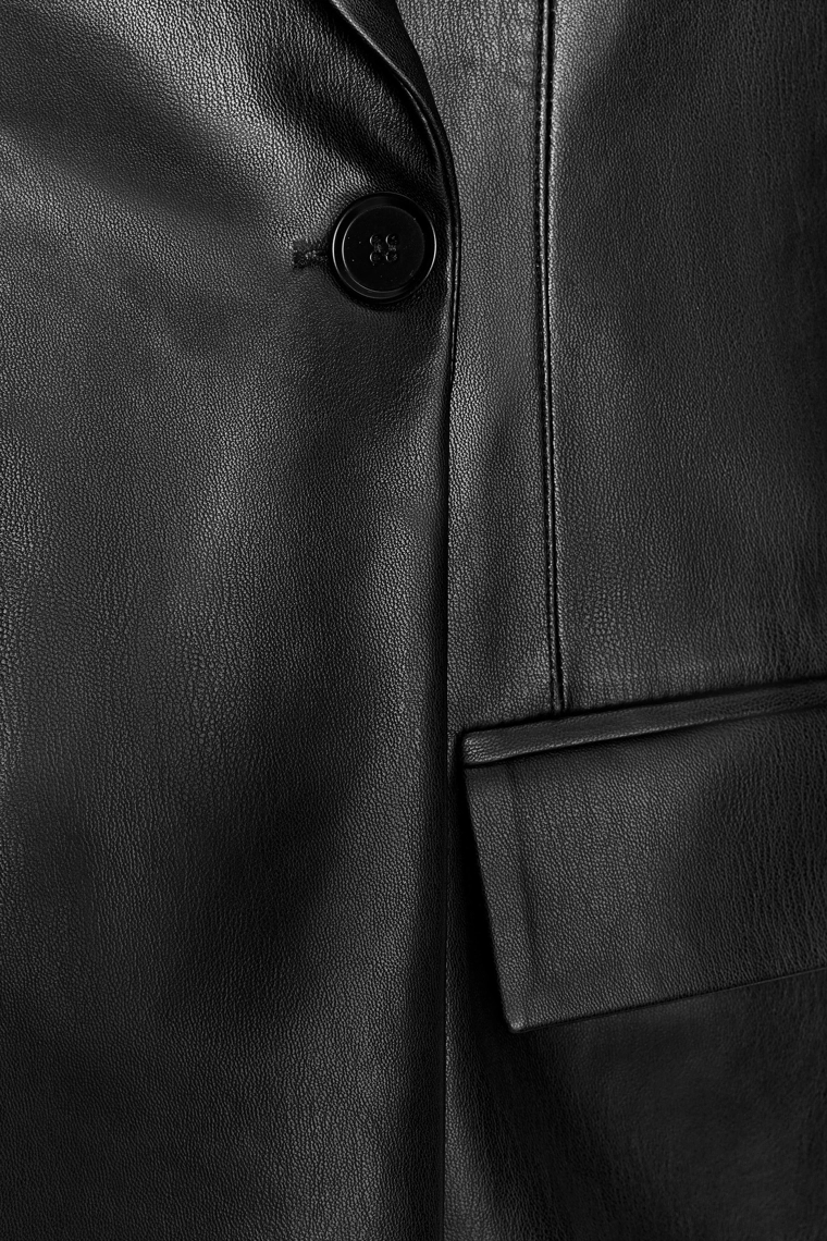 Пиджак из искусственной кожи с лацканами