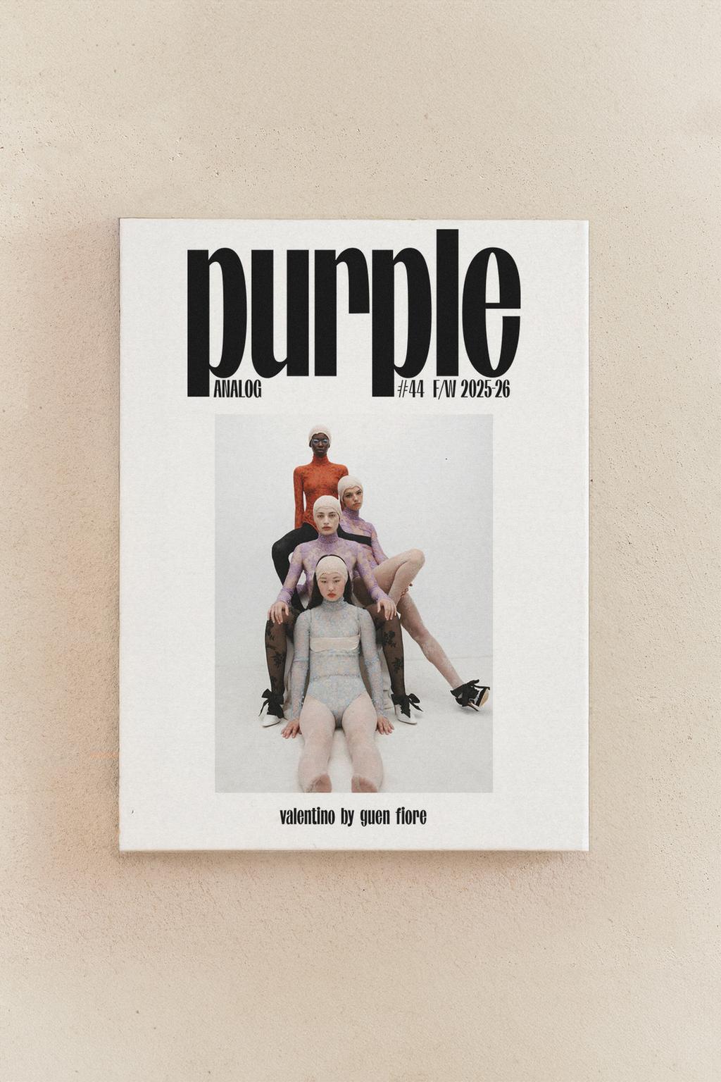 Журнал purple 44 фиолетового цвета
