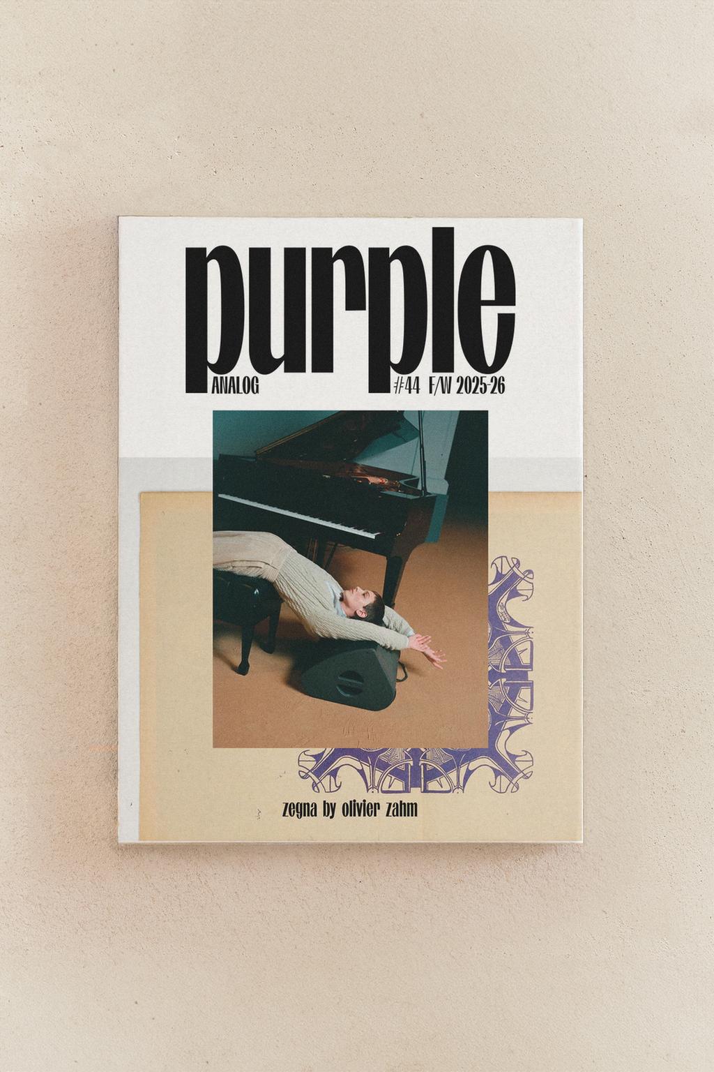Журнал purple 44 фиолетового цвета