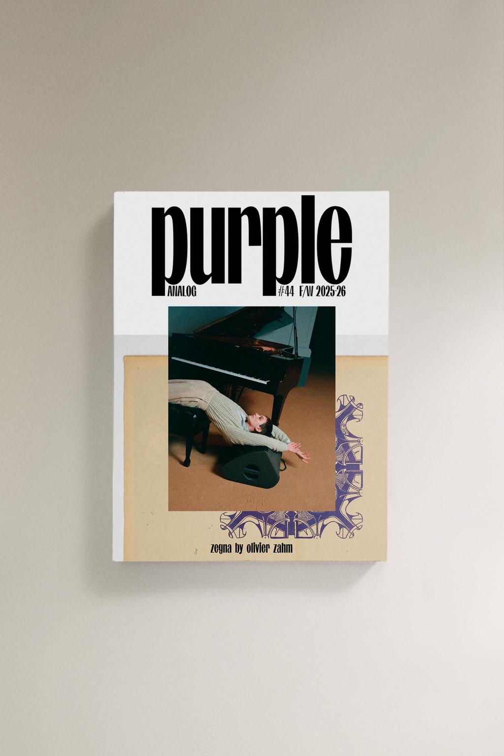 Журнал purple 44 фиолетового цвета