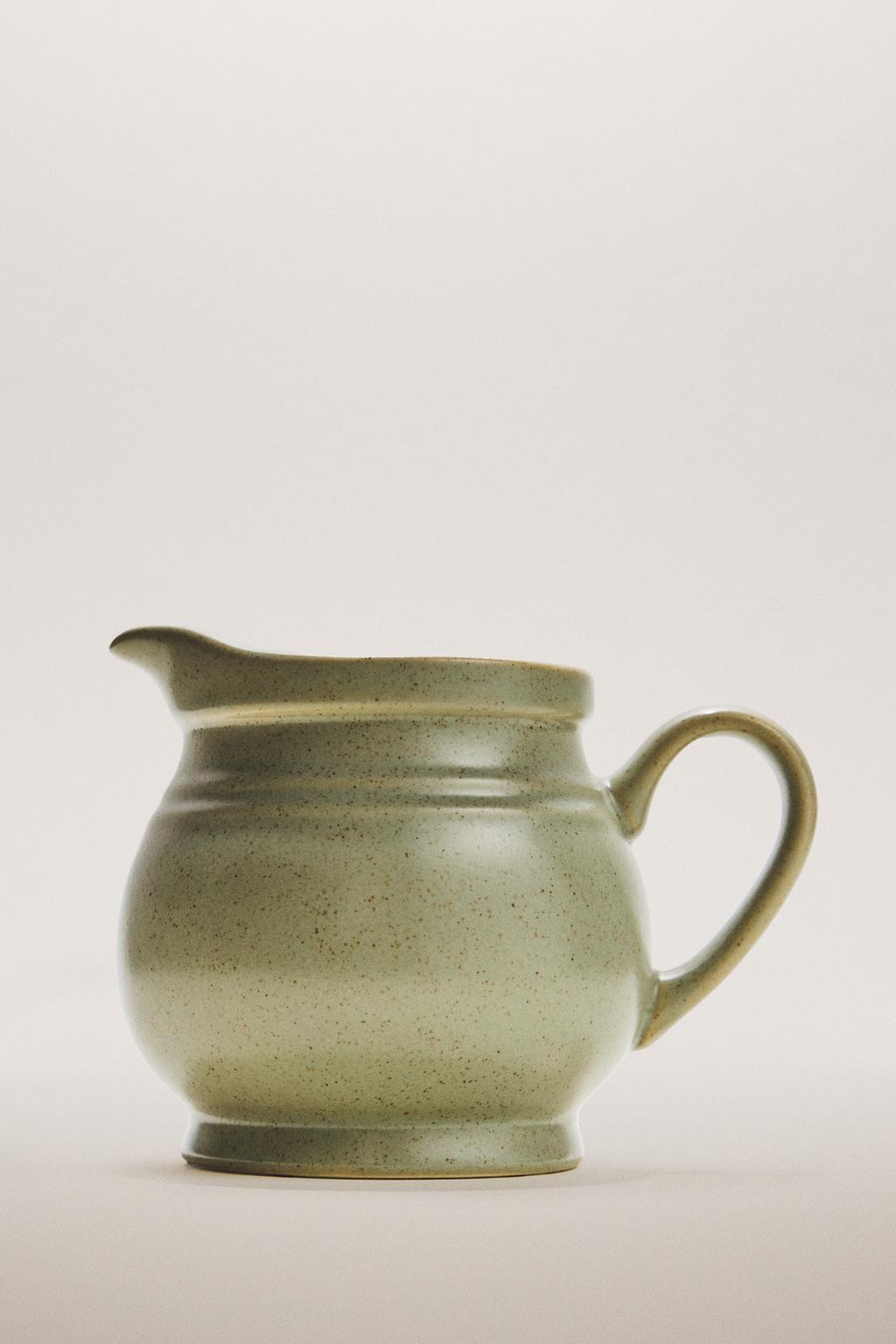 Короткий кувшин из керамики