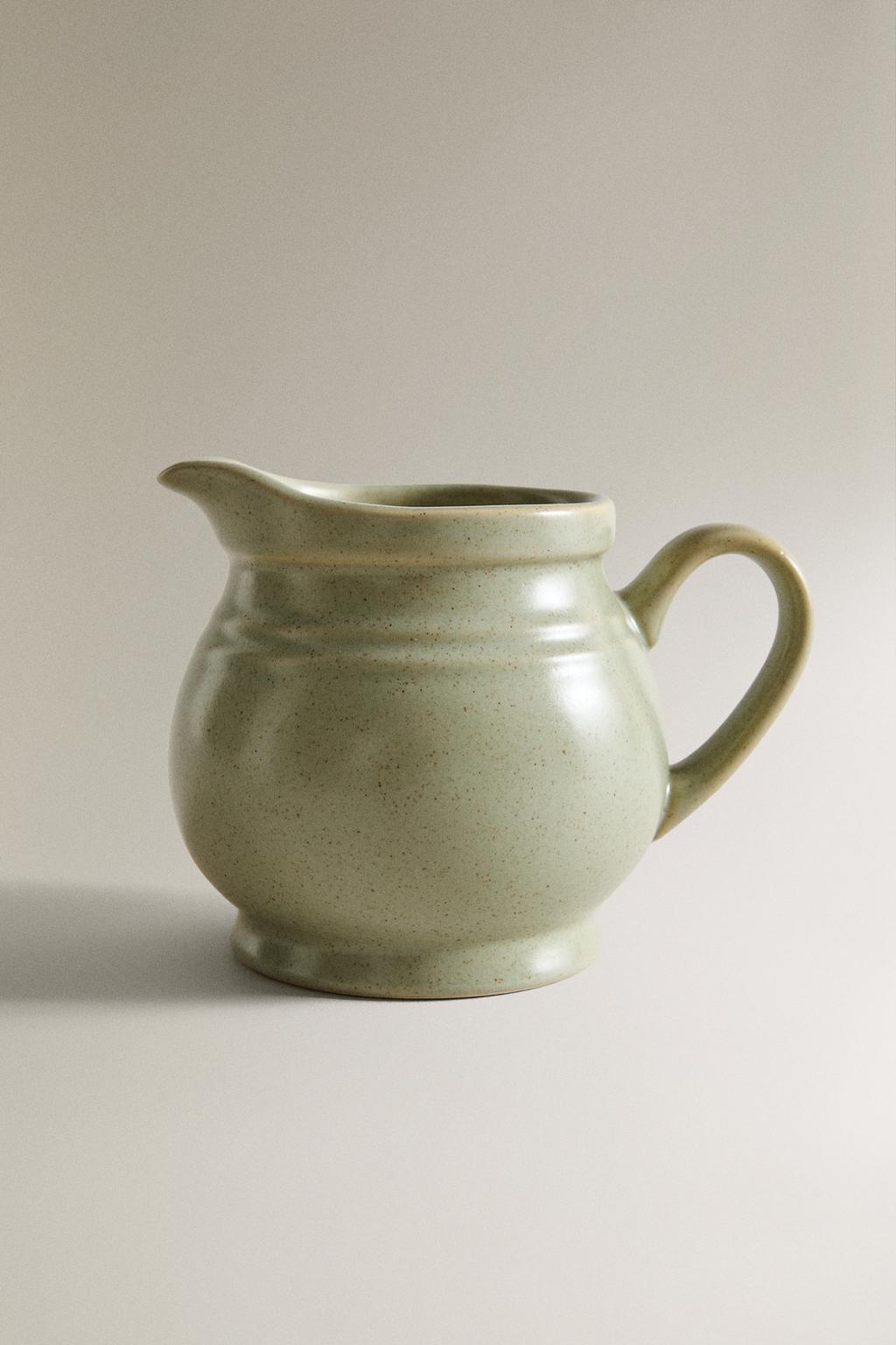 Короткий кувшин из керамики
