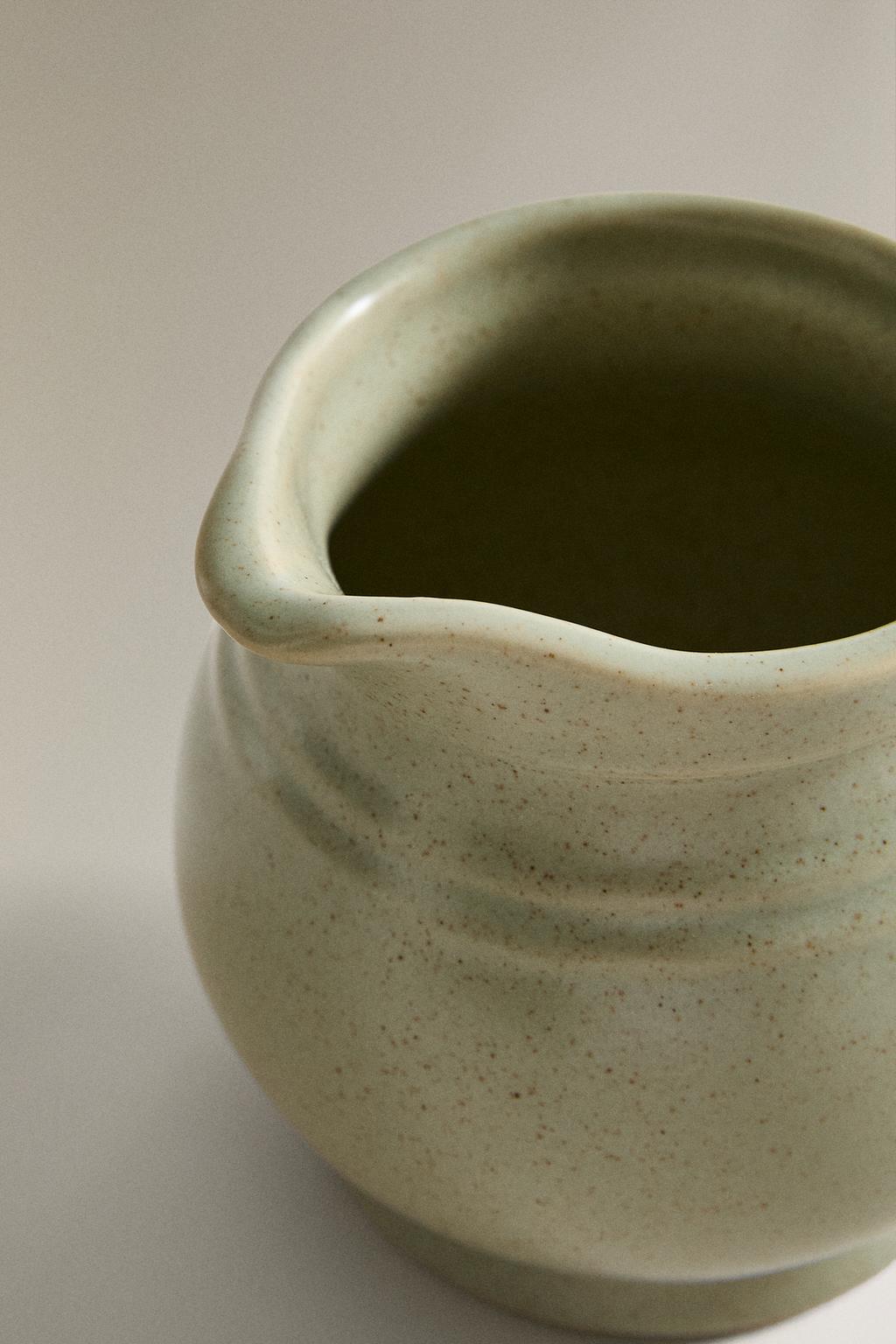 Короткий кувшин из керамики