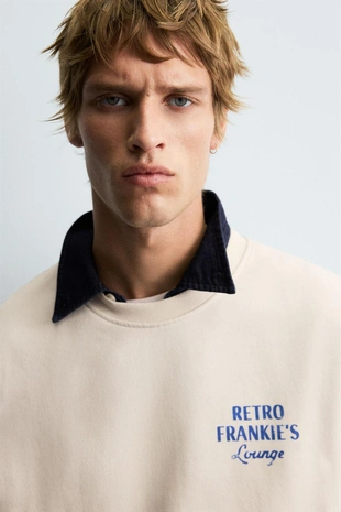 Толстовка с эффектом потертости с графическим принтом- Заказать в России