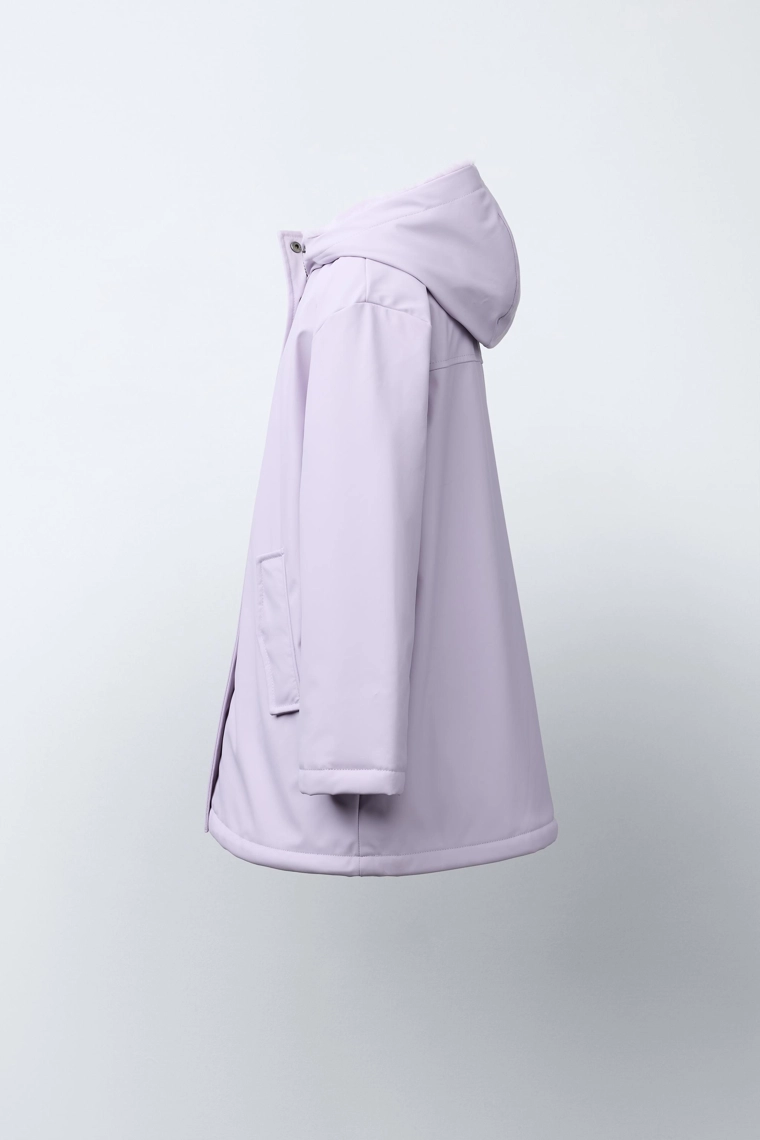 Дождевик из водонепроницаемой резины с искусственным мехом