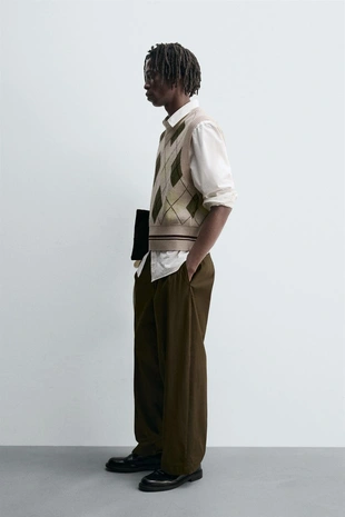 Трикотажный жилет с узором «ромбы»- Заказать в России