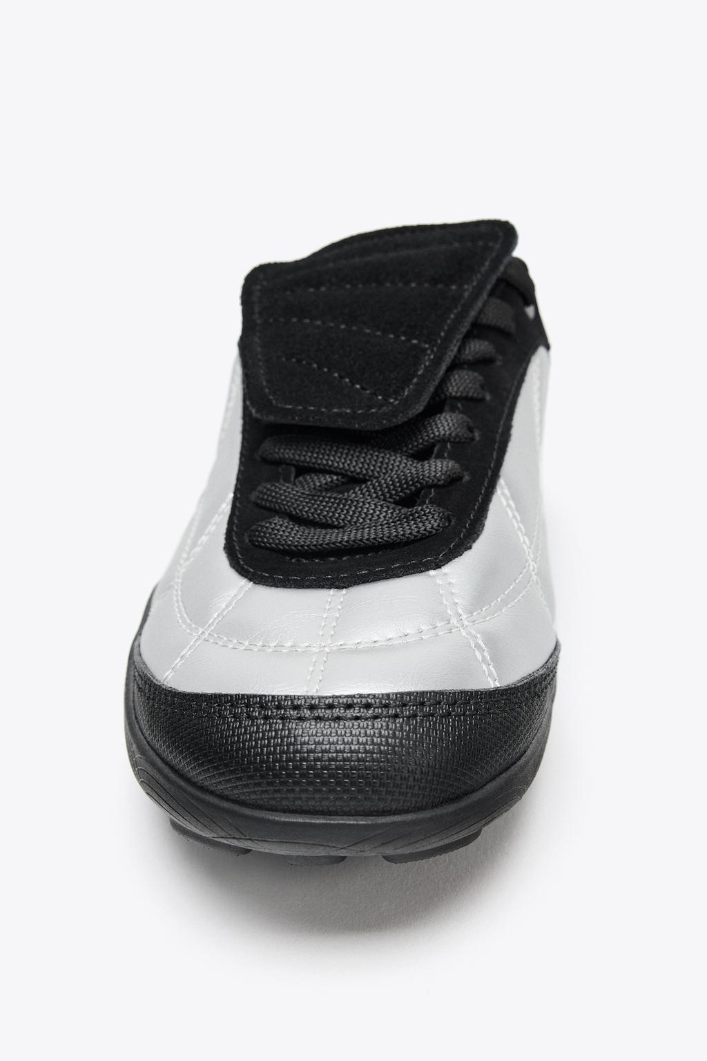 МЕТАЛЛИЗИРОВАННЫЕ БЕГОВЫЕ КРОССОВКИ