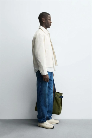 Куртка-рубашка из ткани с рельефом на молнии