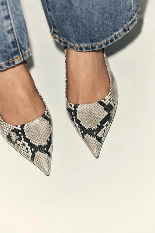 Туфли-мюли с анималистическим принтом- Заказать в России