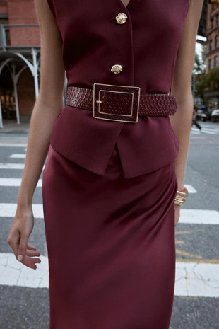 Комбинированное платье-миди, жилет с поясом- Заказать в России