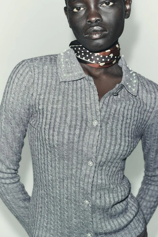 Кардиган с вырезами и драгоценным воротником- Заказать в России