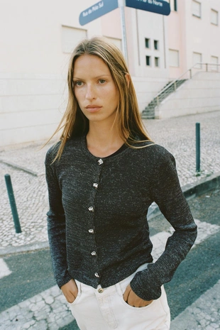 Куртка с металлизированной нитью и пуговицами- Заказать в России