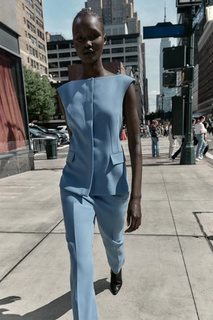 Приталенный жилет- Заказать в России