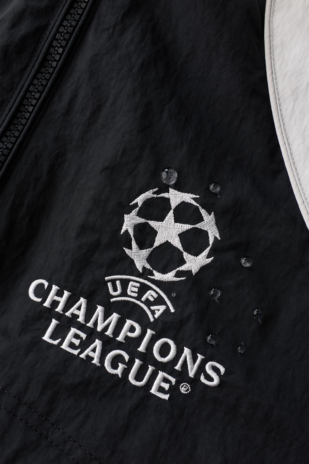 КУРТКА WATER REPELLENT С КАПЮШОНОМ UEFA CHAMPIONS LEAGUE ®