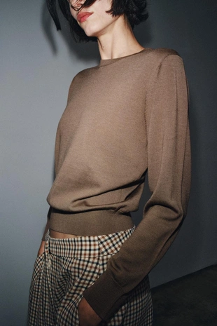 Джемпер из 100% шерсти гладкой вязки- Заказать в России