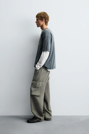 Футболка с эффектом потертости и принтом с текстом- Заказать в России