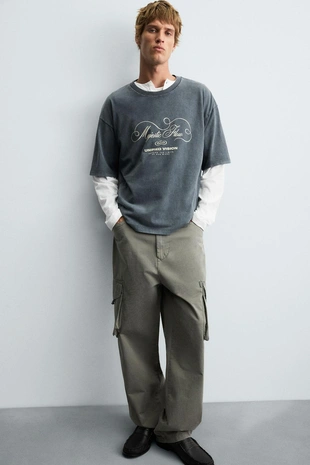 Футболка с эффектом потертости и принтом с текстом- Заказать в России