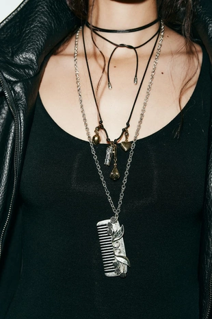 Набор из 2 ожерелий с гребнем и шармами- Заказать в России