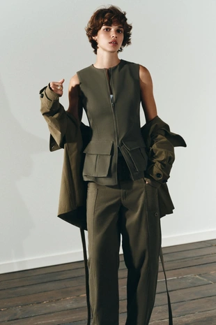 Эластичный хлопковый топ с карманами