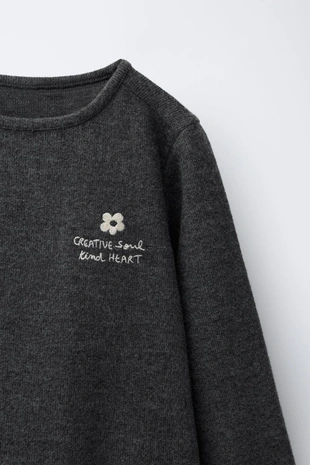 Платье SOFT TOUCH с вышитой надписью- Заказать в России