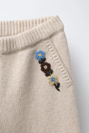 Ecru | 2756/446/712 - Zara Трикотажные брюки с вышивкой в виде цветов