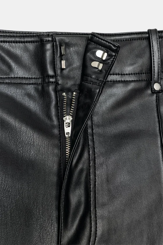 БРЮКИ ПРЯМОГО КРОЯ  ИЗ ИСКУССТВЕННОЙ КОЖИ коллекция Zara «ZW»