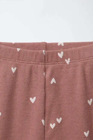 Набор футболки и леггинсов в рубчик с принтом сердец- Заказать в России