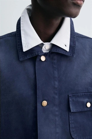 Куртка с эффектом потертости и карманами- Заказать в России