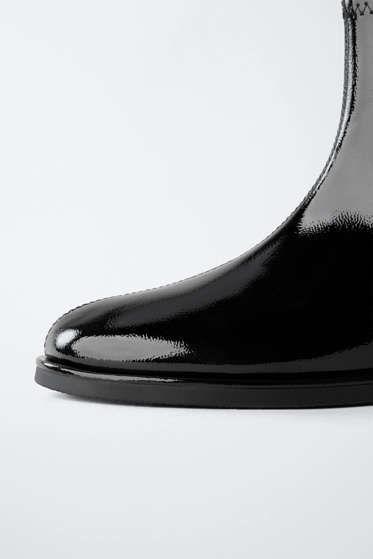 Лаковые ботильоны