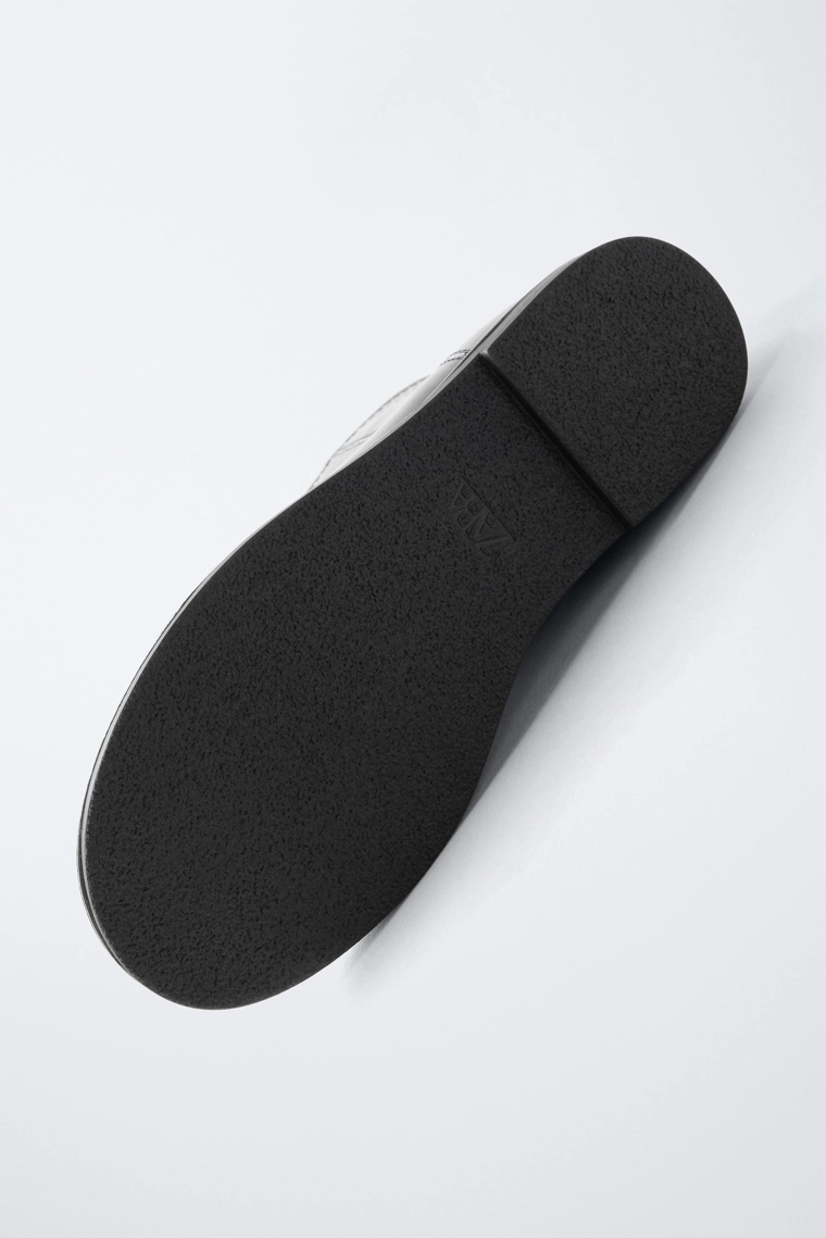 Лаковые ботильоны