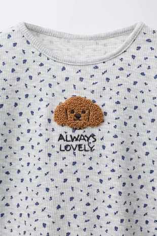 RIBBED T-SHIRT WITH ANIMAL PATCH AND FLORAL PRINT- Заказать в России