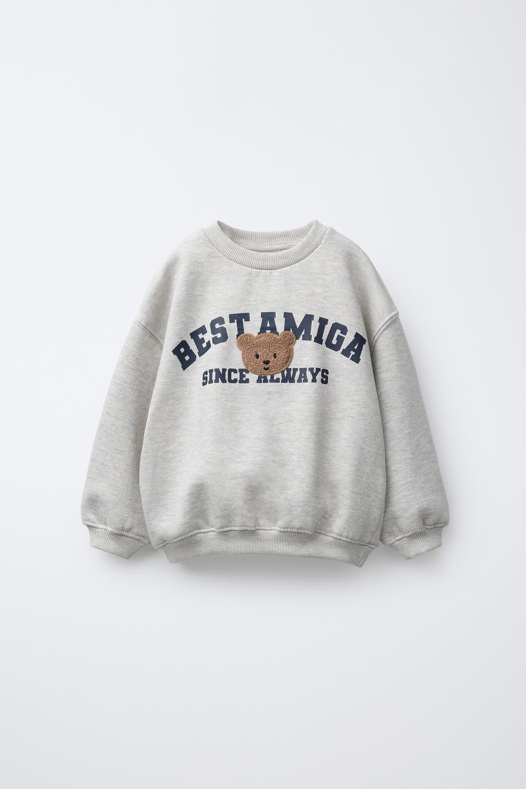 ТОЛСТОВКА В СТИЛЕ VARSITY С АППЛИКАЦИЕЙ ИЗ МАХРОВОЙ ТКАНИ