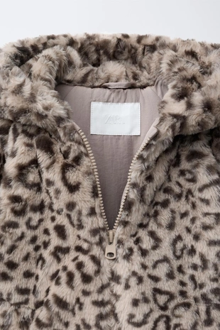Куртка из искусственного меха с анималистическим принтом- Заказать в России