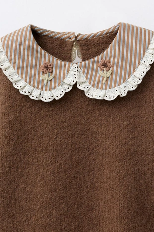 Трикотажный джемпер с полосатым воротником и цветами- Заказать в России