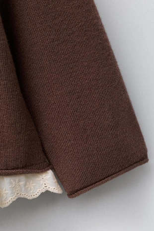 Свитер с кружевом и вышивкой- Заказать в России