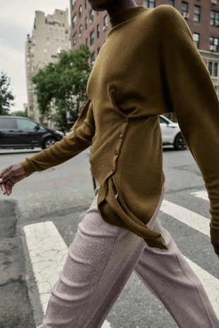 Асимметричный трикотажный свитер- Заказать в России