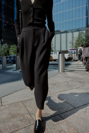 Брюки CARROT с защипами