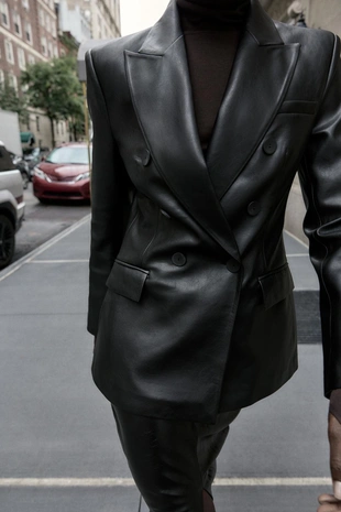 Двубортный блейзер под кожу- Заказать в России