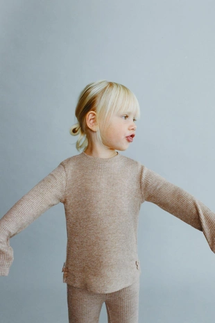 Блестящая футболка в рубчик с бантами- Заказать в России